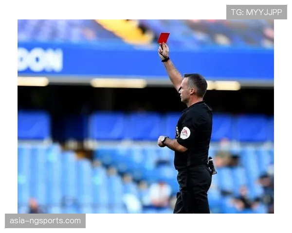 桑加雷手臂触球维持点判 裁判班克斯认定手向球动作